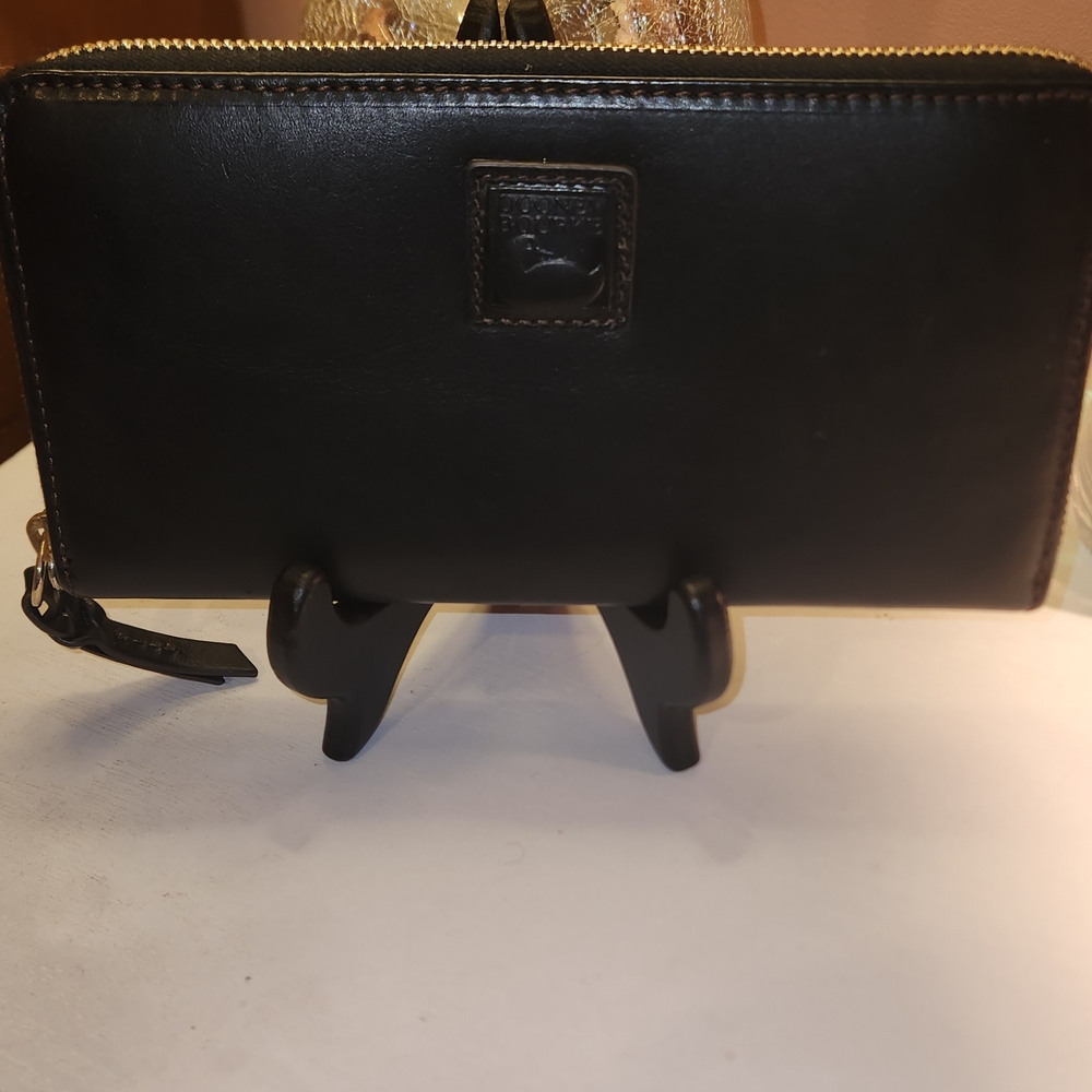 Dooney & Bourke Black Leather Zip Wallet